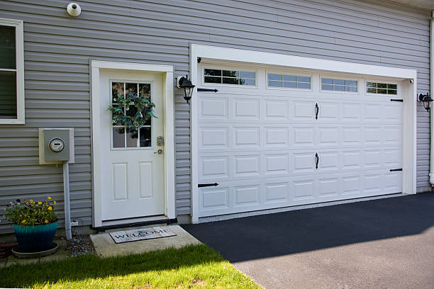 24/7 Emergency Garage Door Panel Replacement experts in Bensville, MD